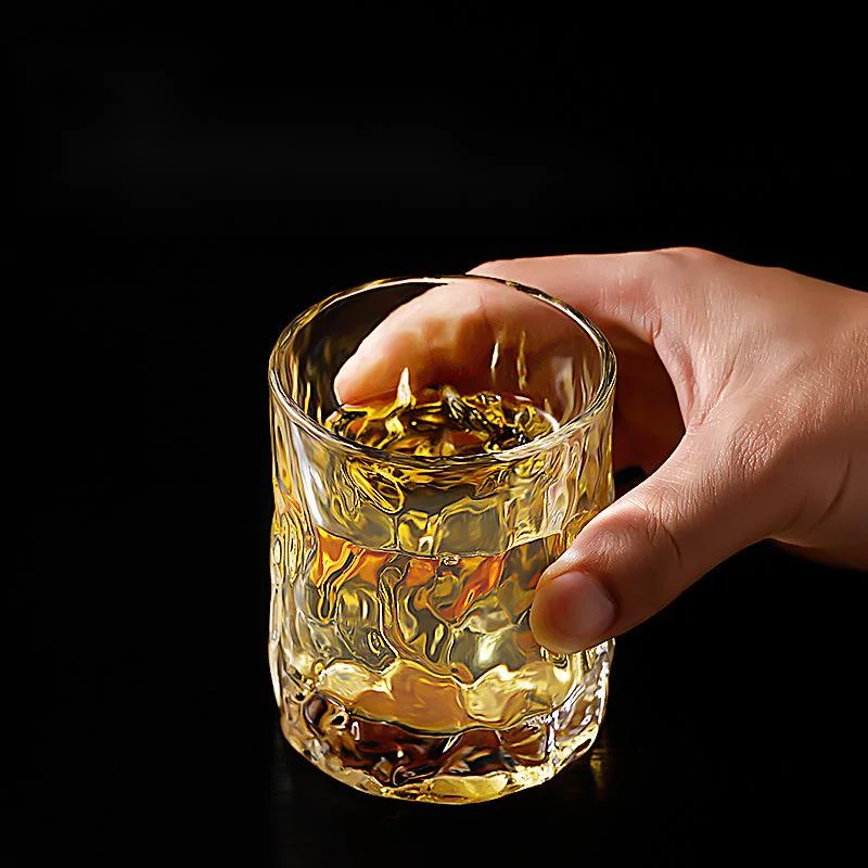 Dikke, zware whiskyglas in Jap - Whisky Beer And Wine recensie en prijs